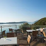 Red Tower 4* Νικιάνα