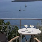 Ξενοδοχείο Red Tower 4*