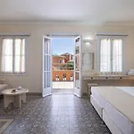 Ξενοδοχείο Red Tower 4*
