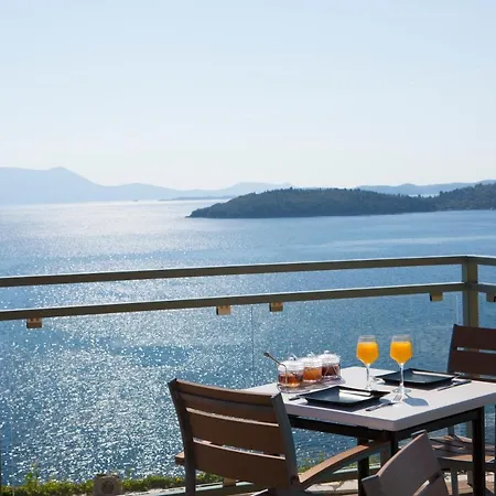 فندق Red Tower نِكيانا