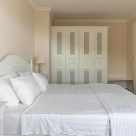 Red Tower 4* نِكيانا