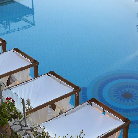 Red Tower فندق نِكيانا