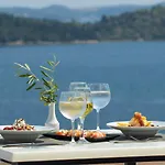 Red Tower 4*