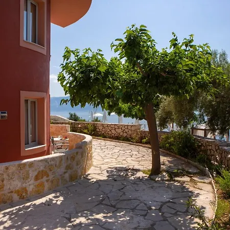 Red Tower Ξενοδοχείο 4*