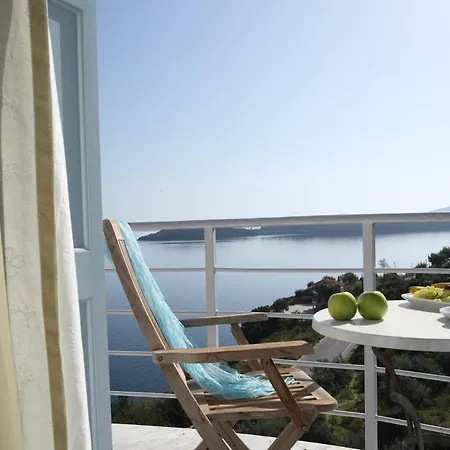 Ξενοδοχείο Red Tower 4*