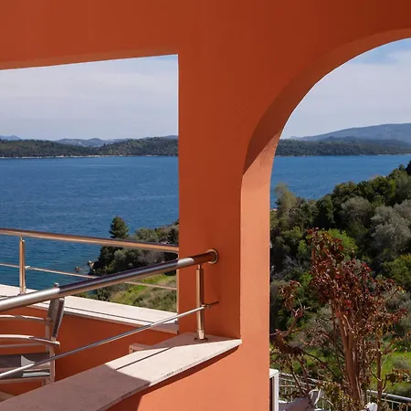 Red Tower Hotel 4*