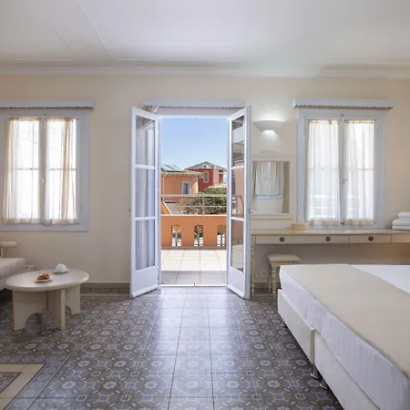 Ξενοδοχείο Red Tower 4*