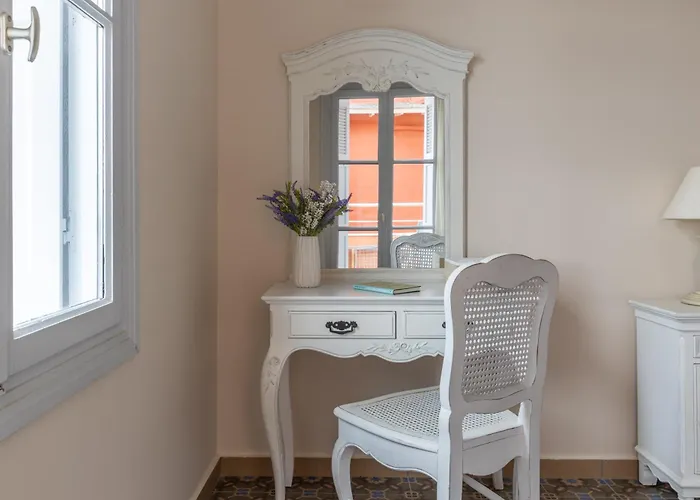 Hotel Red Tower Nikiana